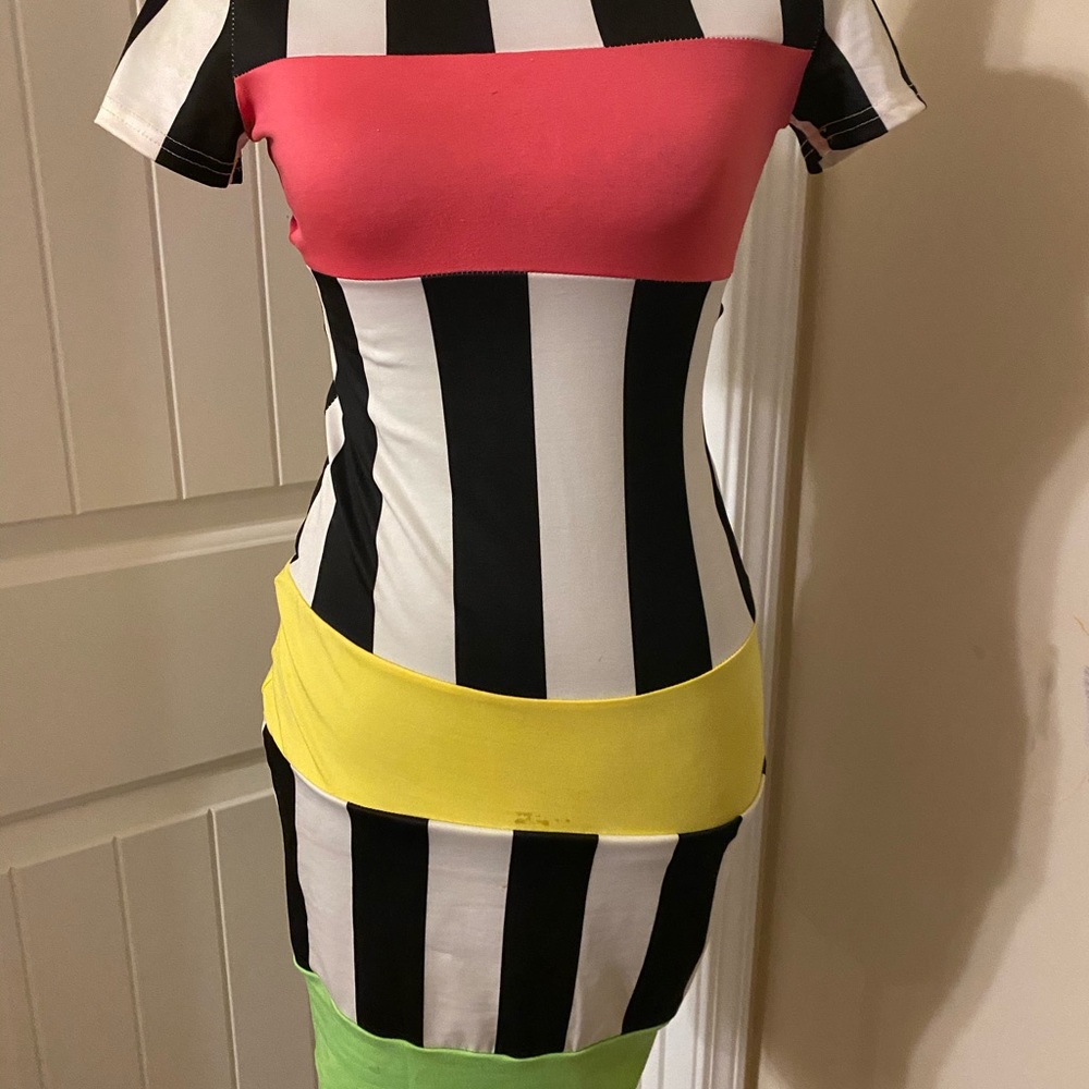 Short Sleeve Midi Dress